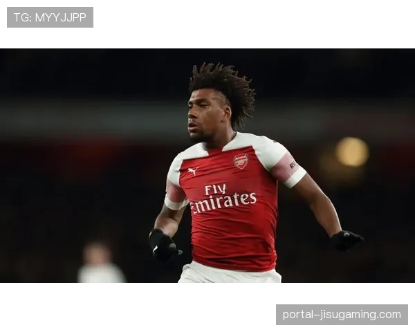 法甲纪录片《更衣室密码》播出，揭秘球队战术会议流程